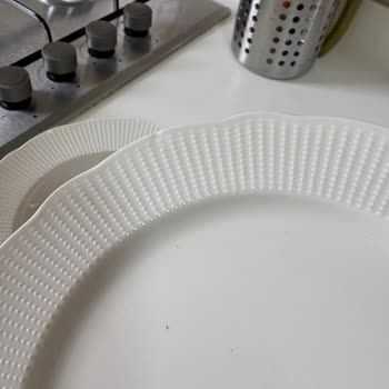 Kütahya Porselen Tabaklar Çatladı Ve Satış Sonrası Yardım Reddedildi