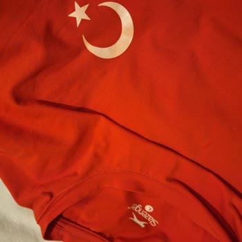 Slazenger'den Kalitesiz Eşofman Ve T-Shirt Şikayeti