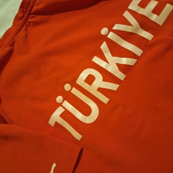 Slazenger'den Kalitesiz Eşofman Ve T-Shirt Şikayeti