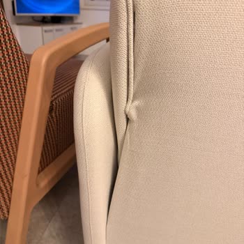 Kalitesiz Koltuk Takımında Dikiş Hataları Ve Zımba İzleri