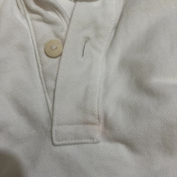 Tommy Hilfiger Beyaz T-Shirt'te Renk Akması Üretim Hatası