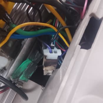 Tekrarlayan Kablo Yangınları Güvenlik Riskine Dönüştü Araç Geri Alınmalı