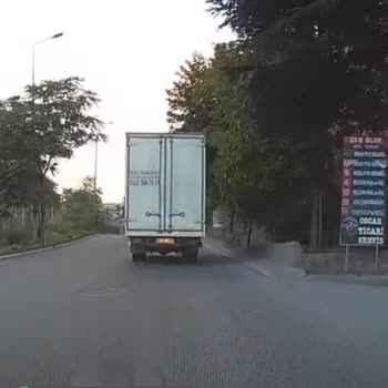 Beştur Turizm İstanbul Servis Aracının Trafikte Taşıdığı Canları Hiçe Sayması