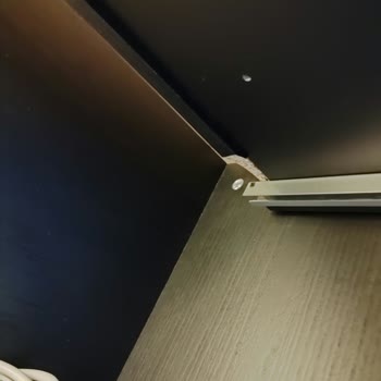 Kırık Ve Eksik Parçalar, Çekmece Hasarı Ve Sandalyenin Teslim Edilmemesi