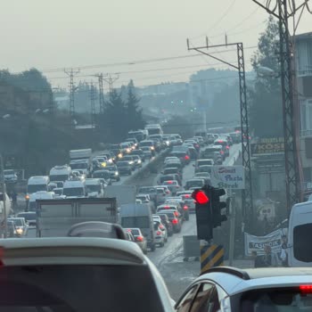 Samandağ Antakya Yolunda Sabah Trafik Işıkları 45 Dakikada Kat Ettiriyor