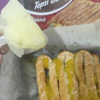 Patatesli Tepsi Böreği Kalitesiz Ve Çocuklar İçin Uygun Değil