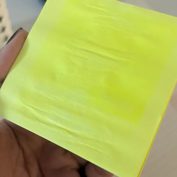 Penguen Beylikdüzü Şubesinde Bozuk Ve Büzülmüş Memo Self Stick Not Kağıdı