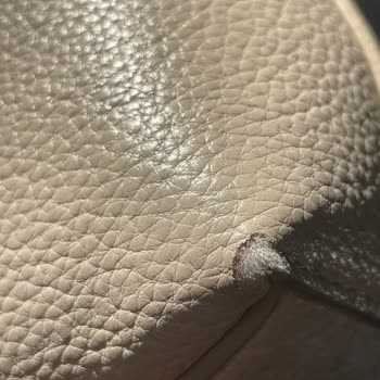 Boyner'den Alınan Tommy Hilfiger Çantasında Üç Ayda Deri Soyulması Ve Sap Bağlantısının Yırtılması