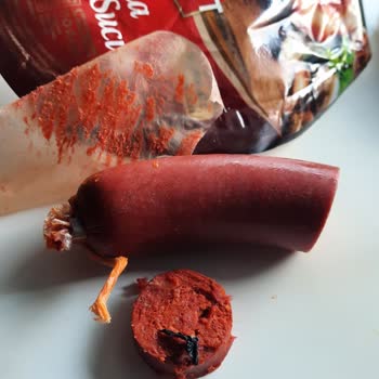Namet Sucuğunda Bulunan Siyah Plastik Parça Sağlık Ve Güveni Sarsıyor
