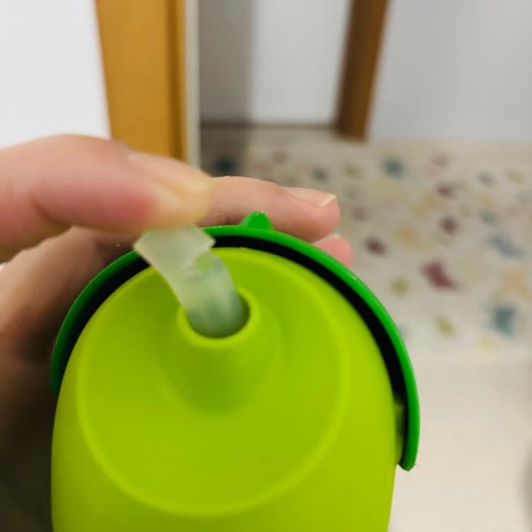 Philips Avent Çocuk Bardağının Pipetinin Erken Yırtılması Ve Yedek Parça Talebi
