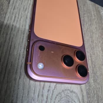 Cosmic Orange İPhone 17 Pro Max'ta Renk Değişimi Ve Garantiden Dışlandığı İddiası