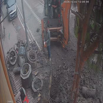 Esenyurt Engelli Park Yeri Düzensiz Kaldırım Taşlarıyla Güvenli Değil