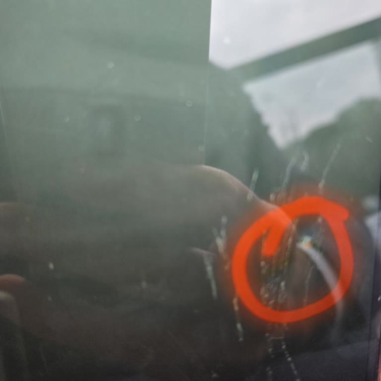 Ekran Sorunu Ve Servis Sonrası Yeni Hasar Ücretsiz Çözülmedi