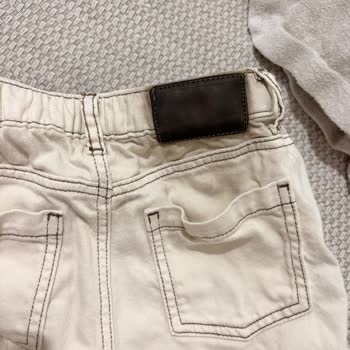 Zara Pantolonundaki Deri Parça Çözülerek Beyaz Çamaşırları Lekeleniyor