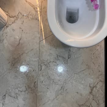 Satış Personelinin Yanıltıcı Bilgisi Ve Kanalsız Klozetin Su Sıçraması