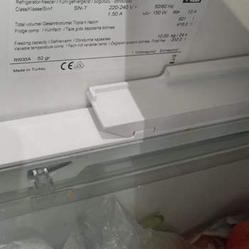 Raflar Esniyor, Buzluk Aparatları Kırıldı, Ücretsiz Onarım İstiyorum
