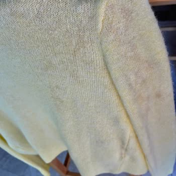 İlk Giyimde Lekeli Hırka İçin Ayıplı Mal Şikayeti