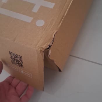 Kargo Yanlış Teslim Edildi, Açıldı Ve Hasar Görmüş; Site Yönetimi Cevap Vermiyor