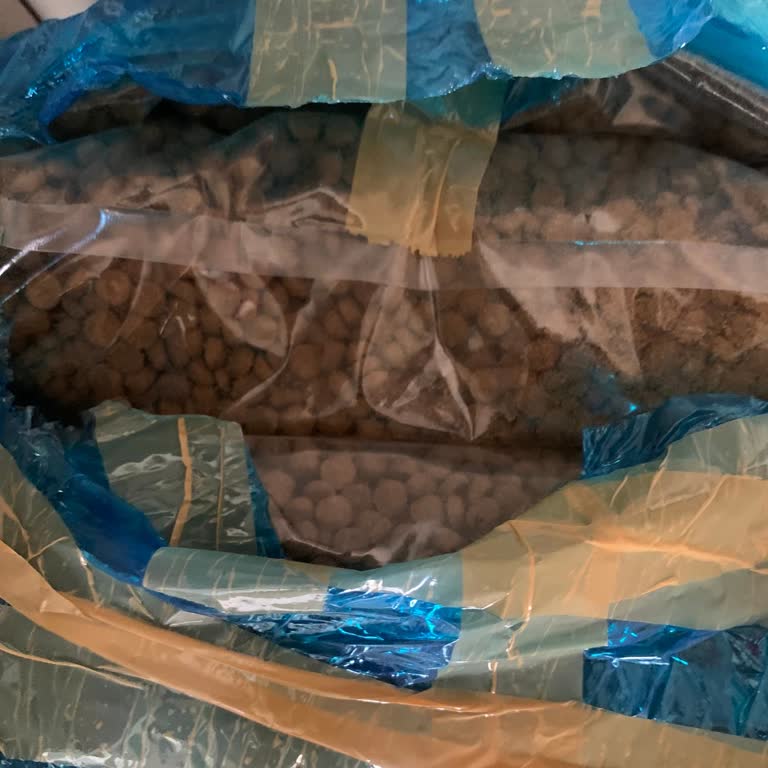 Orijinal Olmayan Ambalajda Gelen Köpek Maması İçin Tam İade Talebi