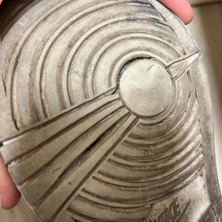 Bmstep Nike Air Jordan 1'de Taban Yarıklığı Ve Cevapsız Müşteri Desteği