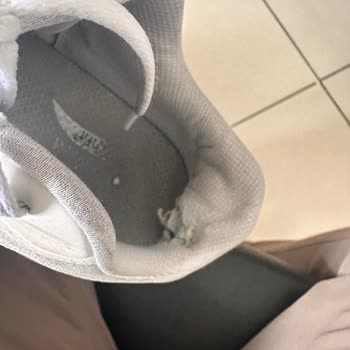 Skechers Ayakkabısının İç Astarı 4 Ayda Parçalandı Ve Değişim Talebi