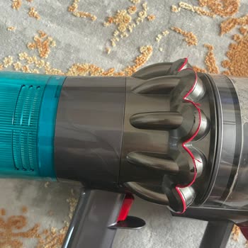 Dyson V15 Süpürge Bağlantı Noktası Kırılma Ve Ücretsiz Parça Değişimi Talebi