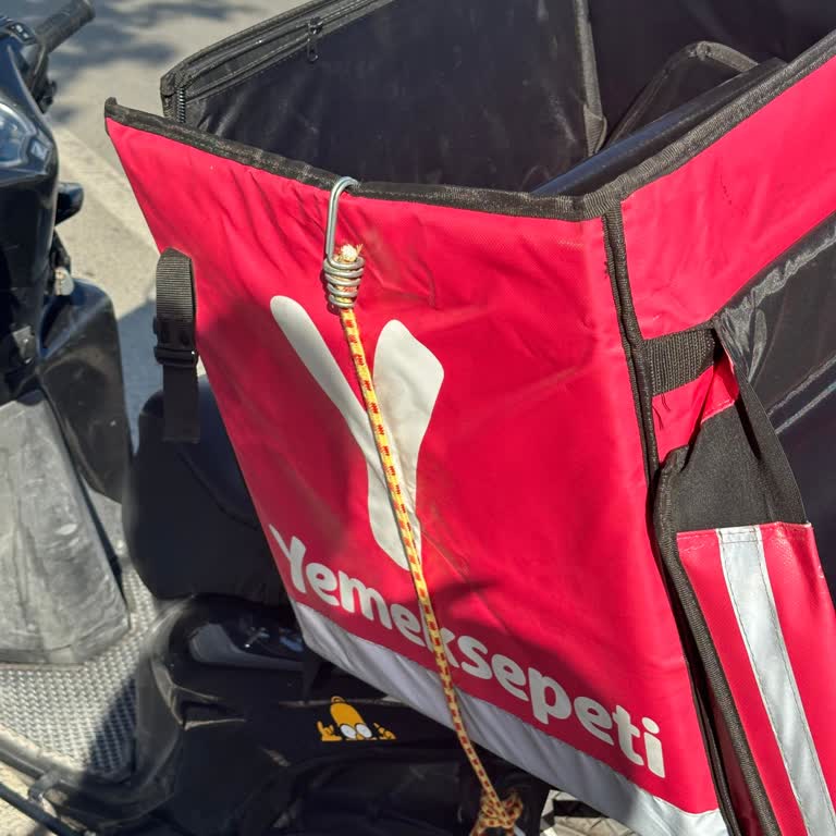 Motosiklet Sürücüsünün Tehdit Edici Davranışı Ve Hakaretine Şikayet