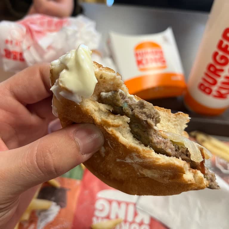 Burger King Konya’da Hamburgerde Yabancı Nesne, Sağlık Riski Ve Umursamaz Personel