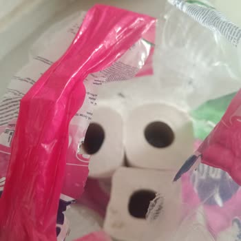 Papia Biocare Tuvalet Kağıdında Çamur Ve Sıvı Bulunması