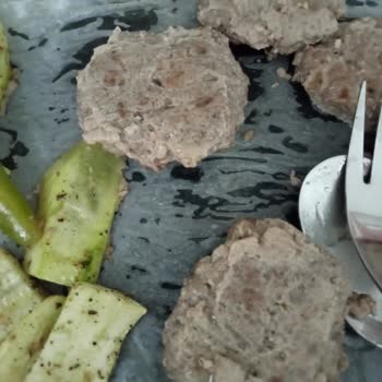 Migros Kıyma İçinde Aşırı Sıvı ve Yağ Birikimi Sağlık Endişesi Yaratıyor
