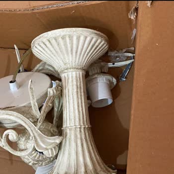 Satıcıdan Özensiz Paketleme Ve Yanıltıcı Ürün Açıklaması Nedeniyle Kırık Avize