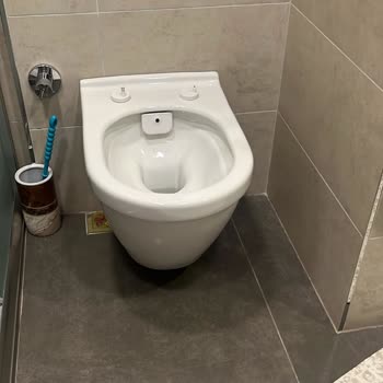 Ücretsiz Değişim Bekliyorum: Vitra Klozet Kapağının Dayanıksız Plastik Menteşesi
