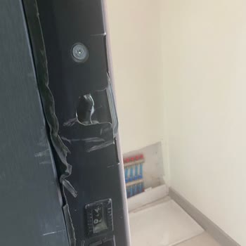 TOKİ Dairesinde Kapı Hasarı, Su Sızıntısı Ve Yedek Anahtar Eksikliği