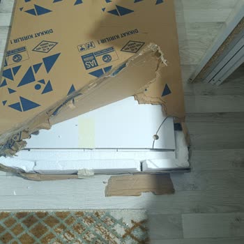 Rabi Mobilya'dan Gelen Gardırop Parçası Kırık, Müşteri Hizmetleri Cevap Vermiyor