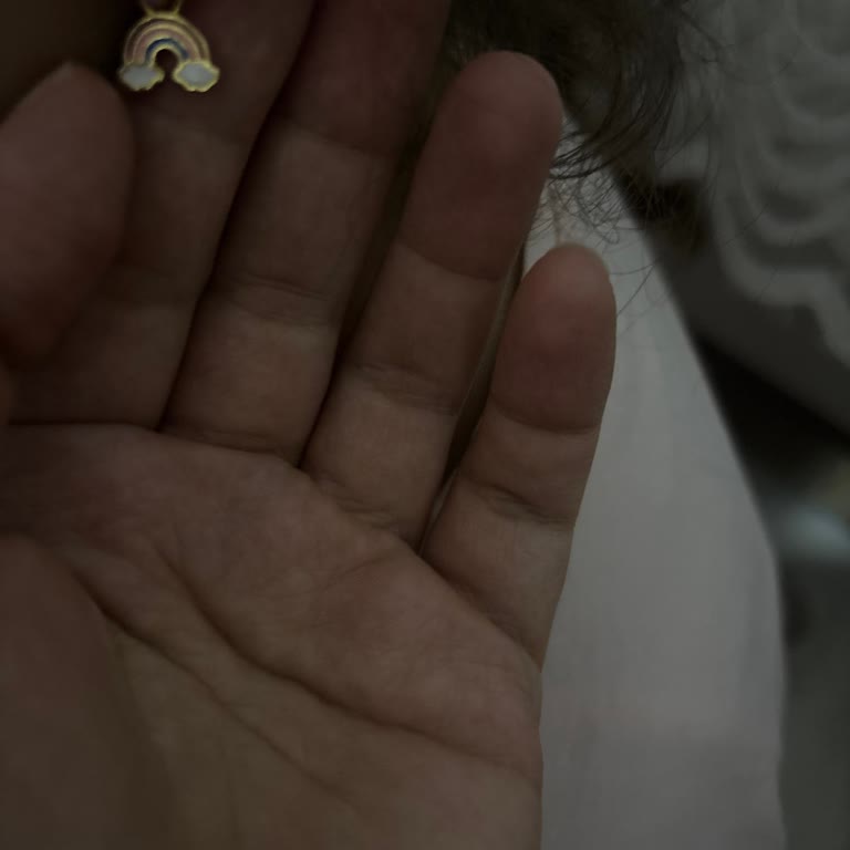 Küpe Klipsi Sürekli Açılıyor, Satıcı Tekrar Alışveriş Şart Koştu Ve Hakaret Etti