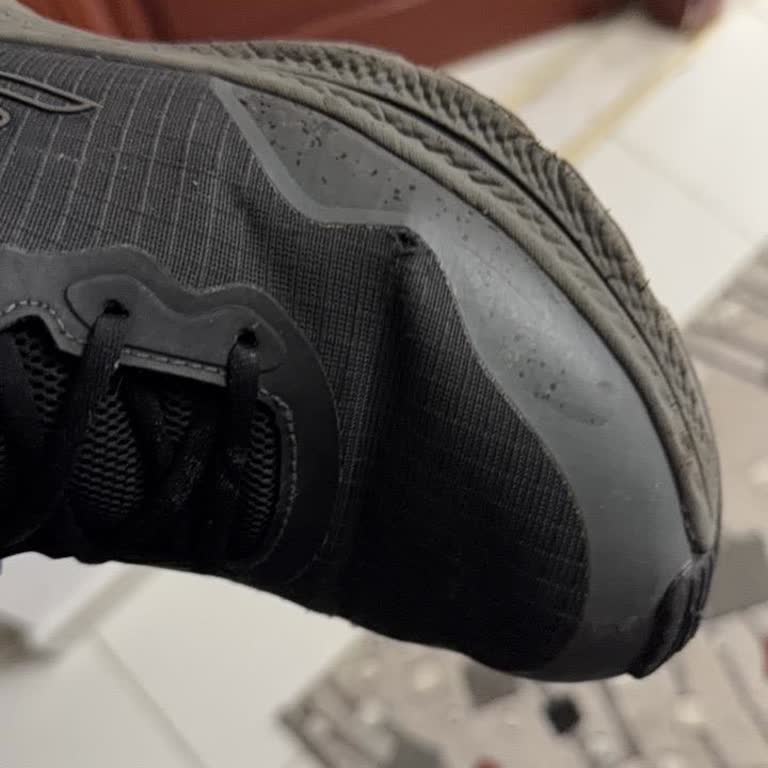 Skechers Kışlık Ayakkabısında Hızlı Yırtılma Ve Su Sızdırma Sorunu