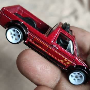 Hot Wheels Corvette Oyuncağında Boya Çıktı Ve Tampon Yamuk
