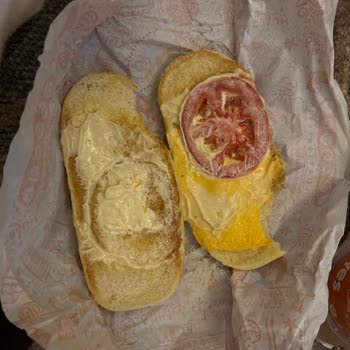 Tavuksuz Burger Aldım, Ücret İadesi İstiyorum