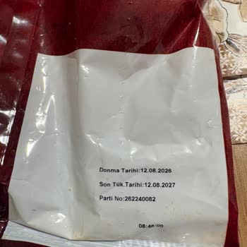 Gedik Piliç Schnitzel Ürünün İçinde Tavuk Tüyü