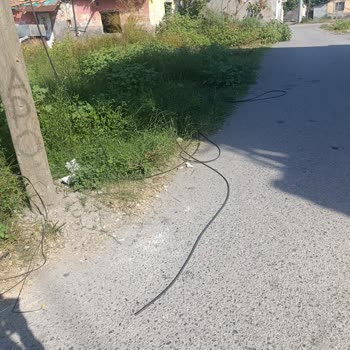 Hatay İskenderun'da Kopuk Sabit İnternet Kablosu Çocukları Tehlikeye Attı