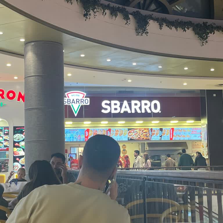 Sbarro İzmir Optimum Şubesinde Uzun Bekleme Ve Soğuk Pizza Şikayeti
