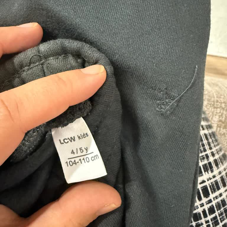 LCW Outlet'tan Çocuk Eşofman Altı İlk Giyimde Dikiş Yırtığıyla Ayıplı