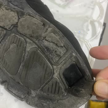 Skechers Ayakkabısının Tabanı Kısa Sürede Aşındı, Değişim İstiyorum