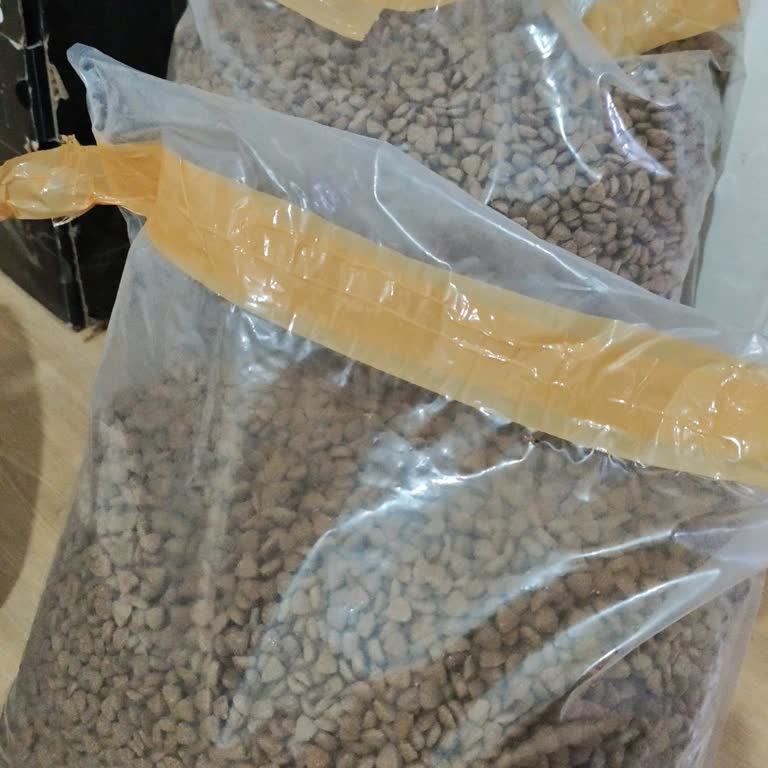 Orijinal Olmayan Kedi Maması Ve Cevapsız İletişim