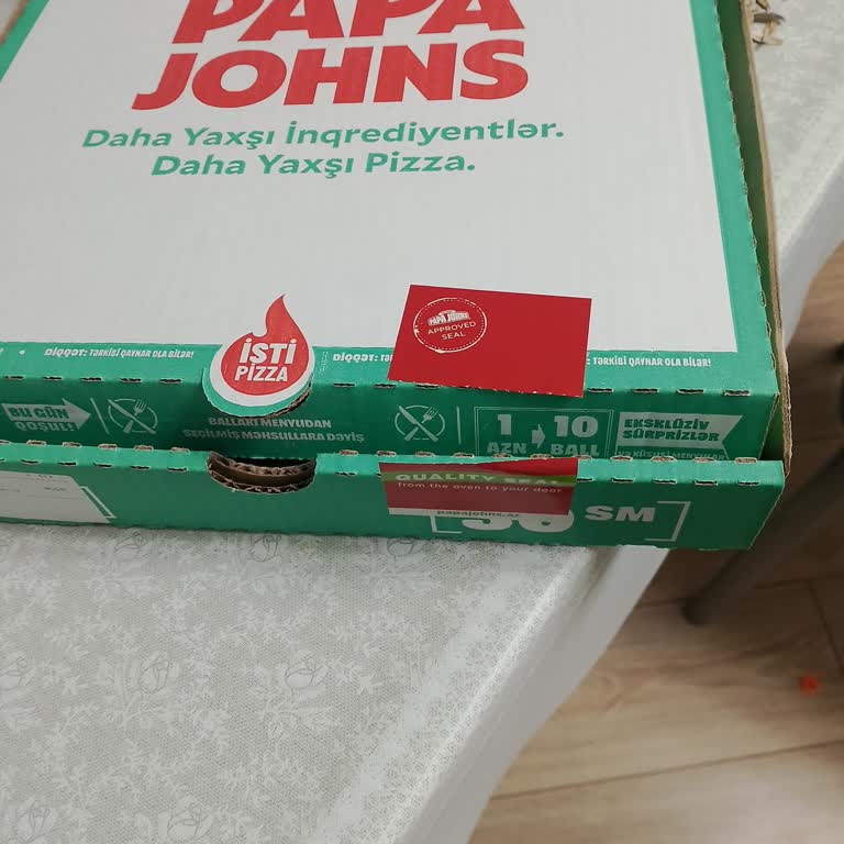 Жалоба на Wolt: пиццу Papa John’s доставили с нарушенной упаковкой