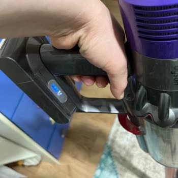 Dyson V10 Süpürge Filter Uyarısı Ve Çekiş Sorunu Nedeniyle Değişim Talebi