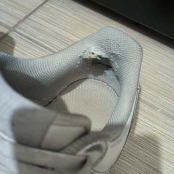 Nike Air Force 1 Ayakkabım Kısa Sürede Yırtıldı, Talebim Reddedildi