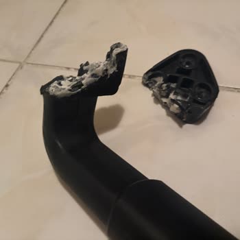 Rampage Kolçağı Kırıldı, Ücretli Yedek Parça Talebi