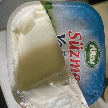 Sütaş Süzme Yoğurt Şişmiş Ve Ekşimiş, Güvenim Sarsıldı