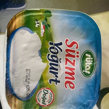 Sütaş Süzme Yoğurt Şişmiş Ve Ekşimiş, Güvenim Sarsıldı